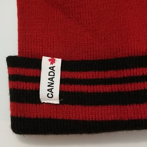 Thinsulate unisex canada hat red L/XL NWT - Picture 2 of 4